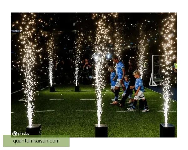 德布劳内告别仪式吸引众多球迷，曼城的未来展望持续受到关注