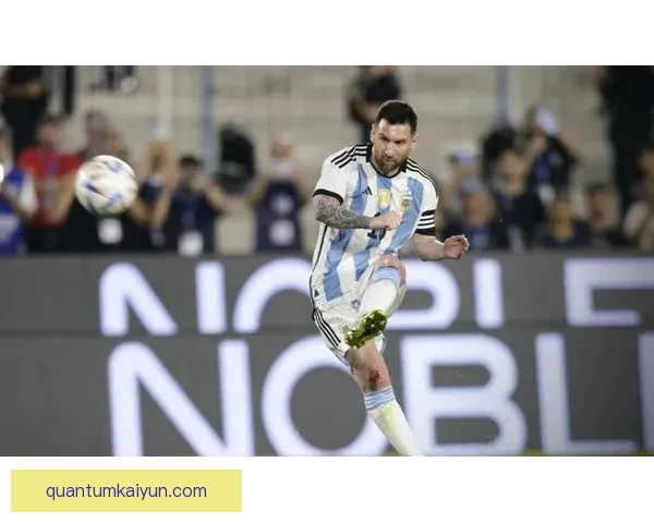 足球球星近期表现稳健，状态持续提升备受关注